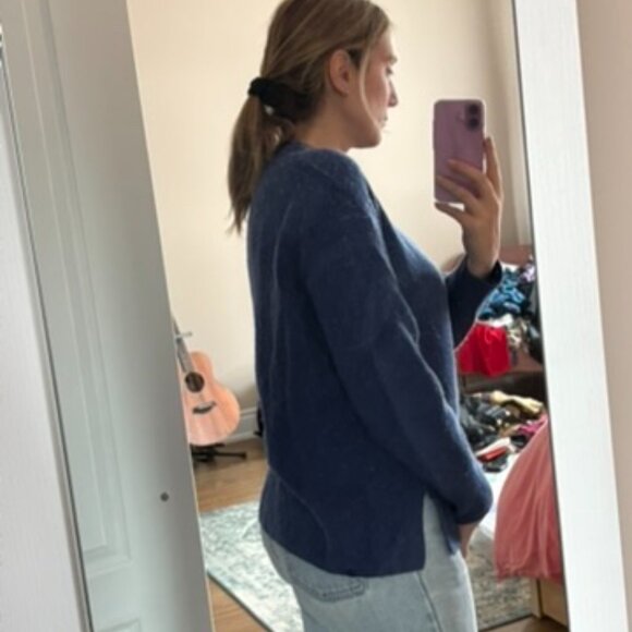 Blue sweater Lululemon - Picture 2 of 4
